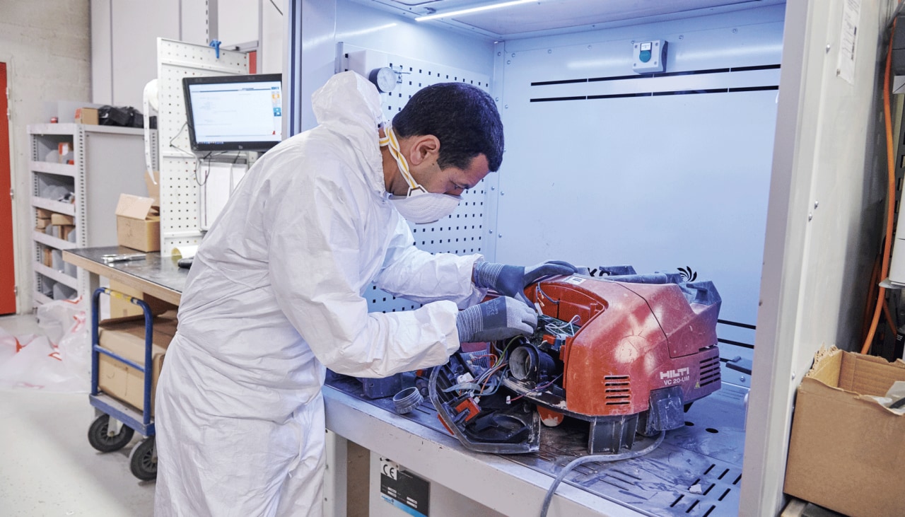 Réparation d'un aspirateur dans un centre de réparation Hilti