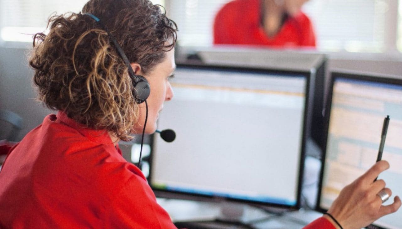 Une conseillère du service clients Hilti